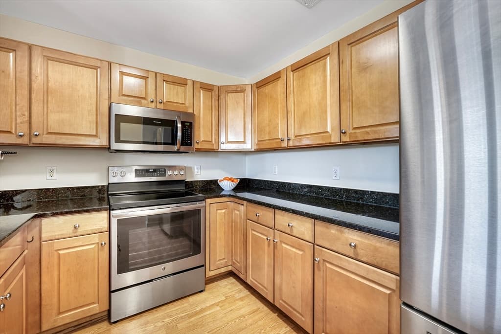 16 Willow St #201 photo 5