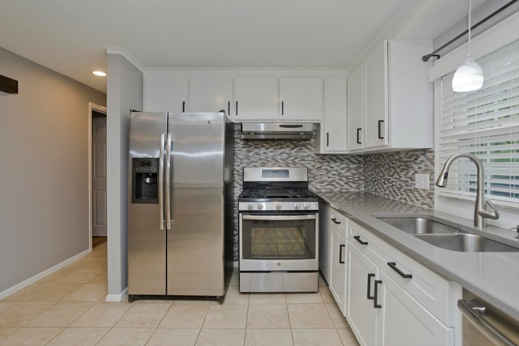 48 Vadnais St photo 5