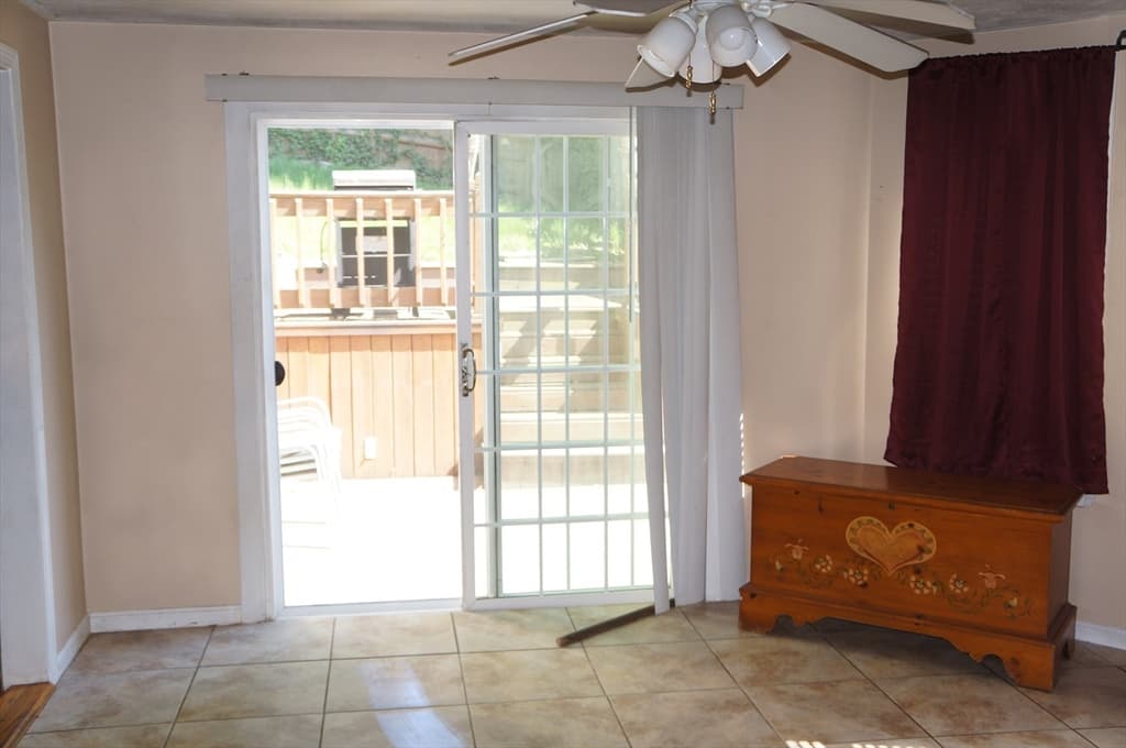 7 Grove St photo 3