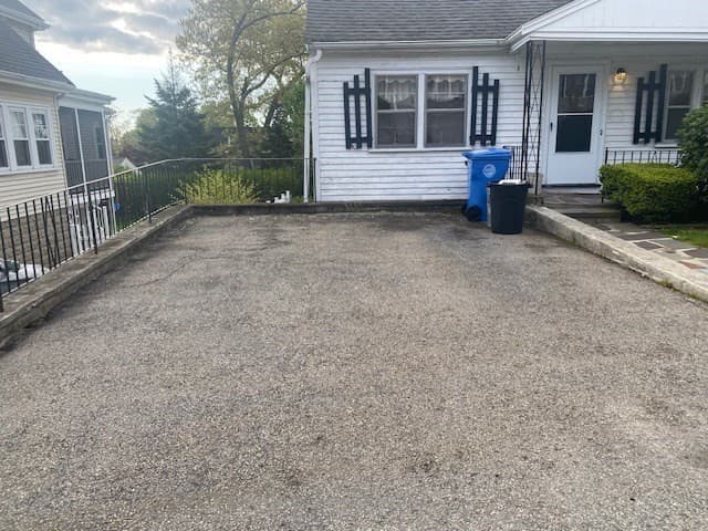74 Hawthorne Rd photo 3