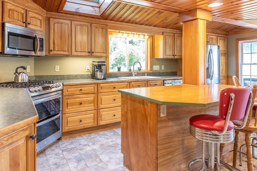 259 Harkness Ave. photo 3