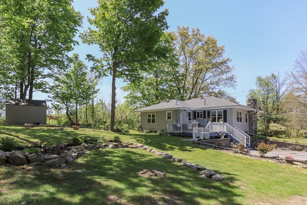 56 Riverneck Rd photo 2