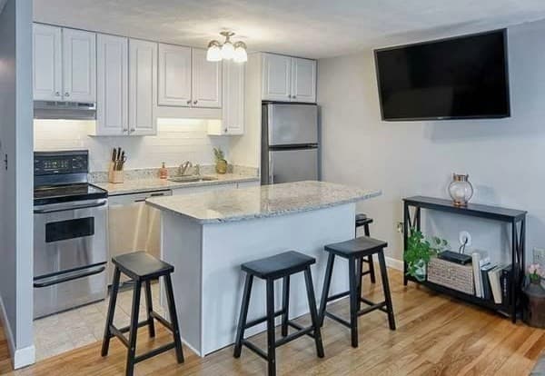 3 Seminary St #1