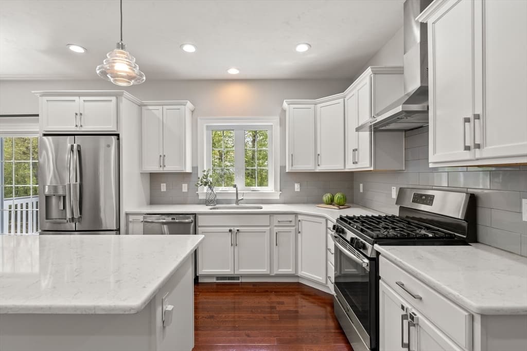 209 Cherry Tree Ln photo 2