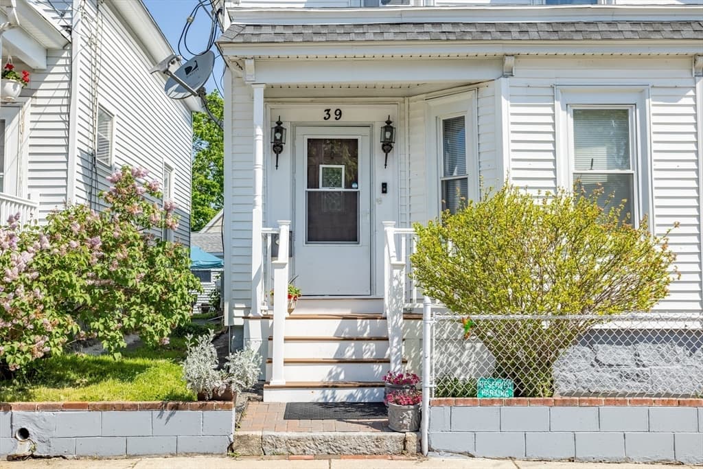 39 D St photo 4