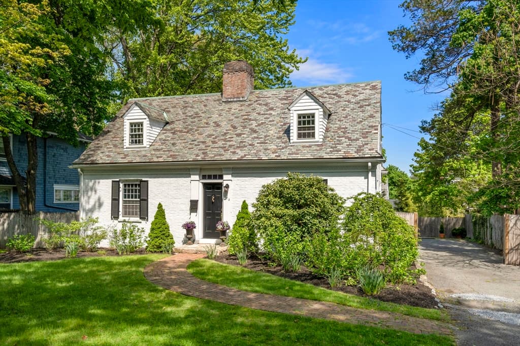 373 Worcester Street photo 2