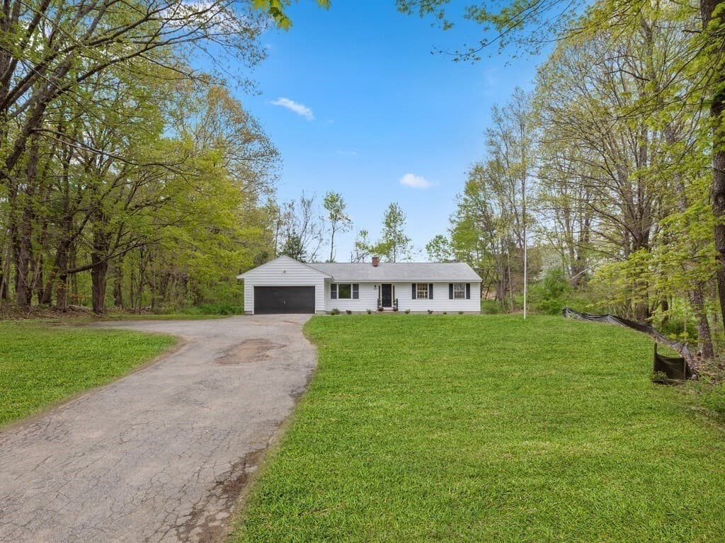 225 Hubbardston Rd photo 3