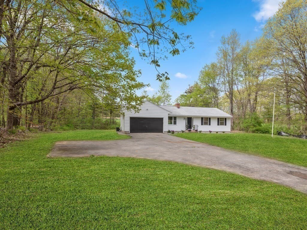 225 Hubbardston Rd photo 5