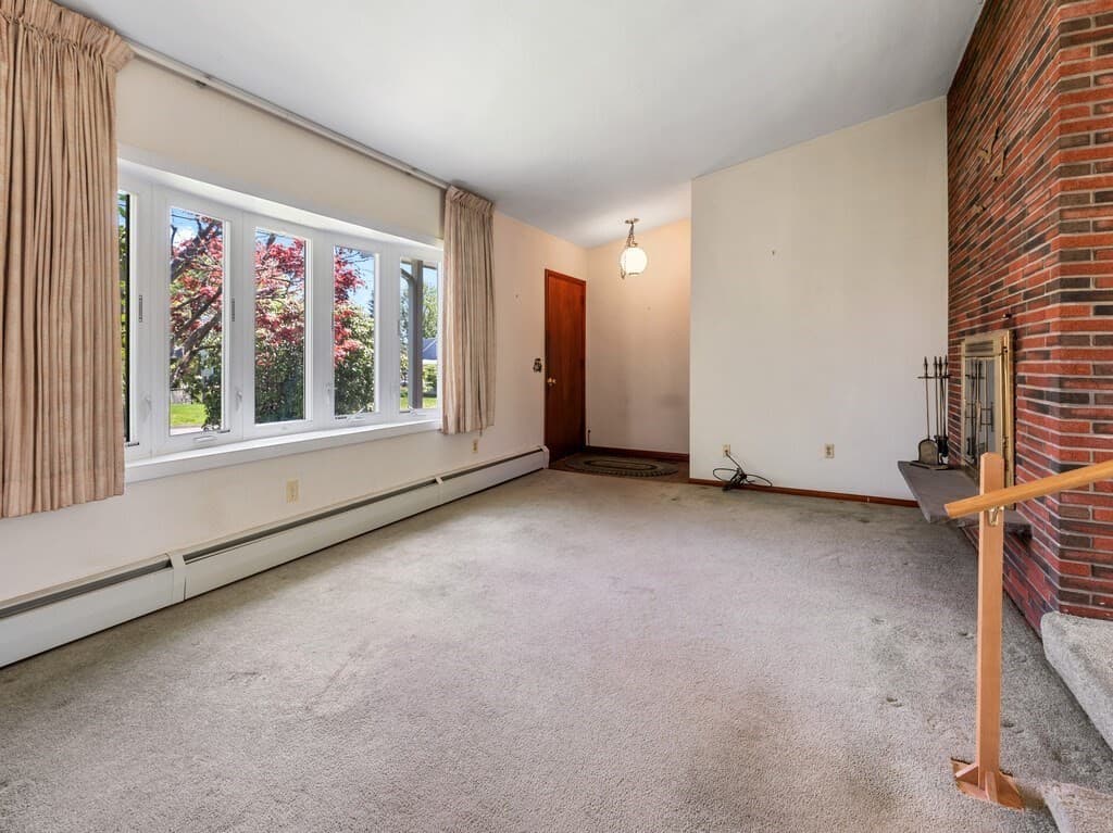 19 Tylee Ave photo 4