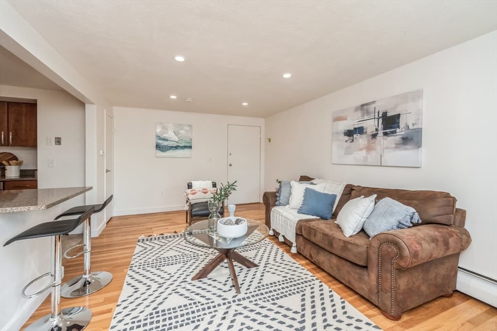 50 Tuttle St #15 photo 5