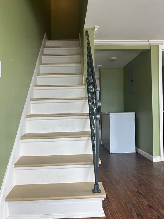 573 Main St #1 photo 4