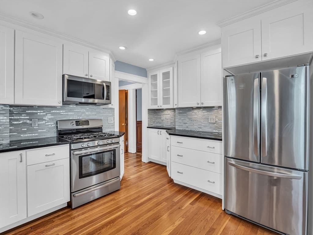 22 Royall St photo 4