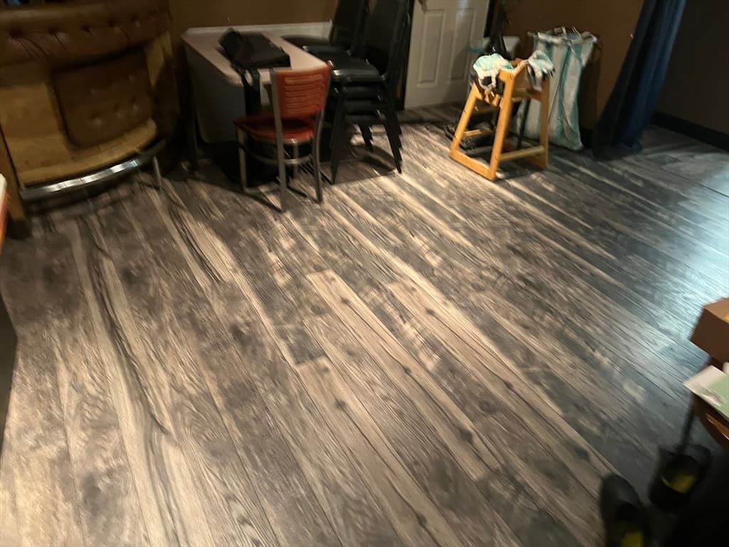 370 S Main St photo 3