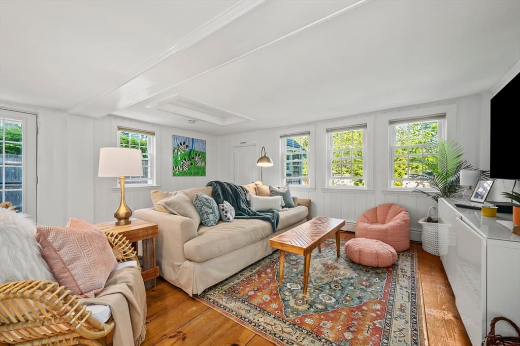 31 Cove St photo 3