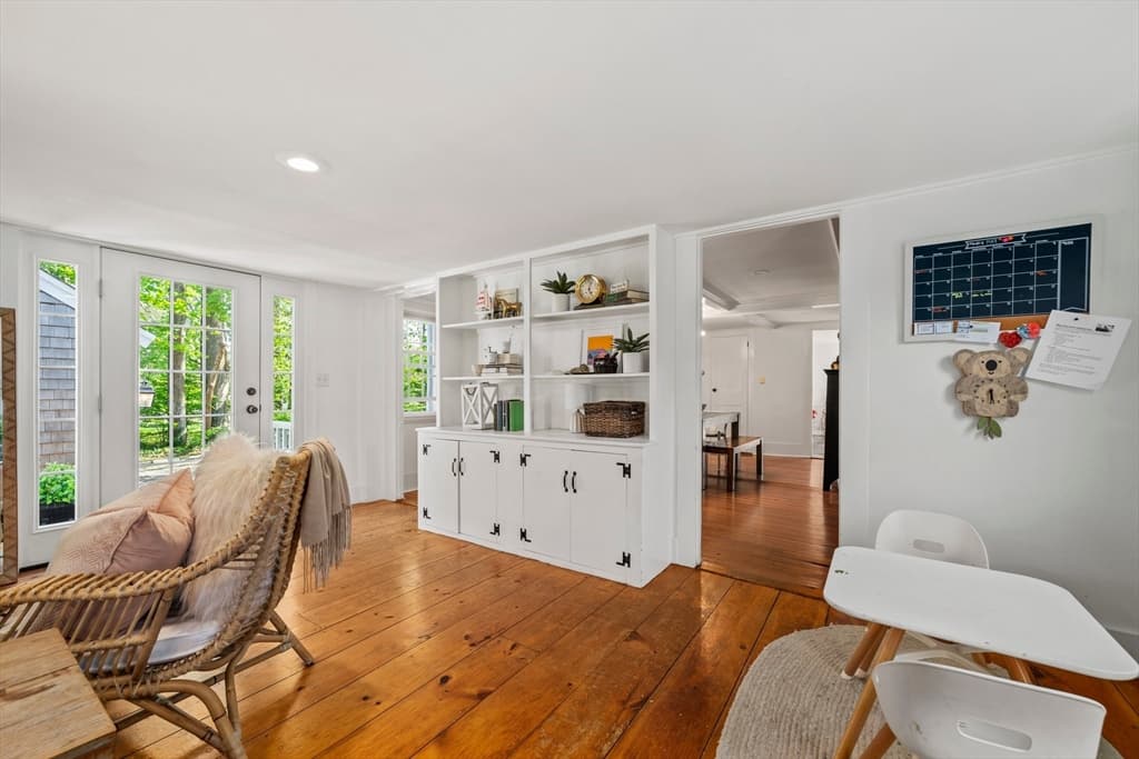 31 Cove St photo 5