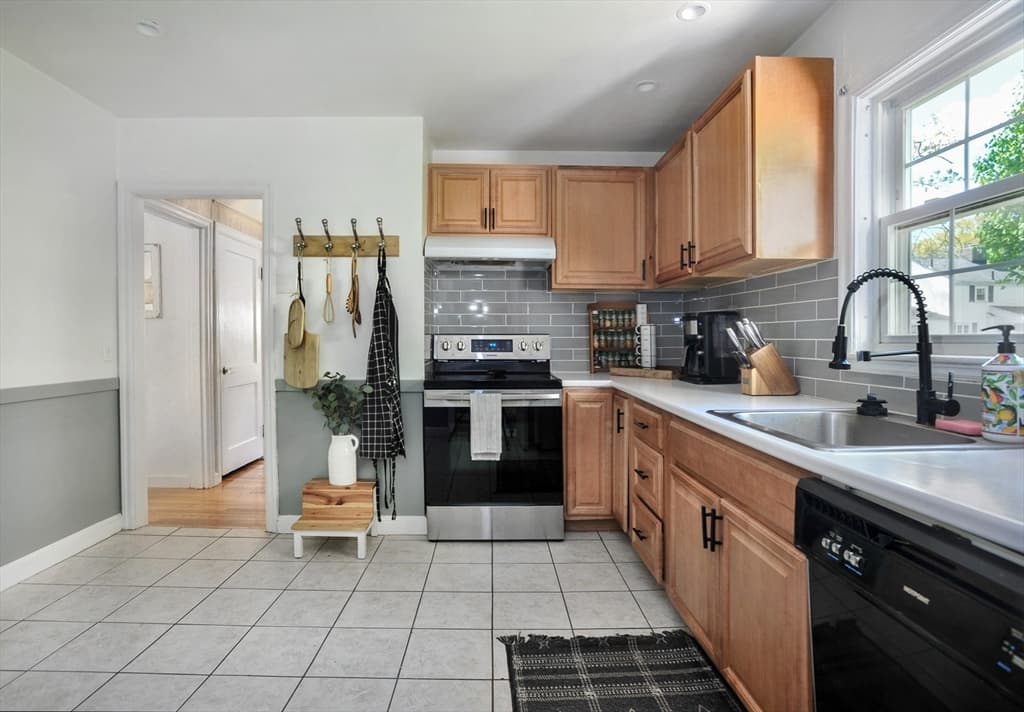 105 Winthrop Ave photo 5