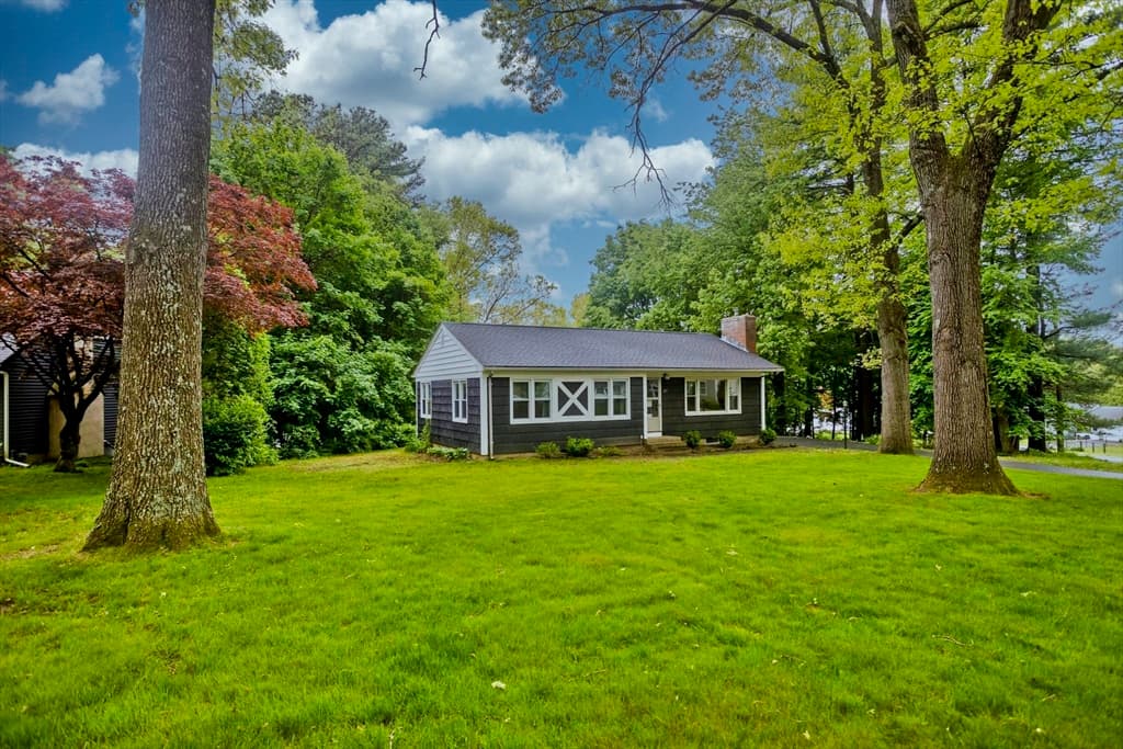 295 Valley View Dr photo 2