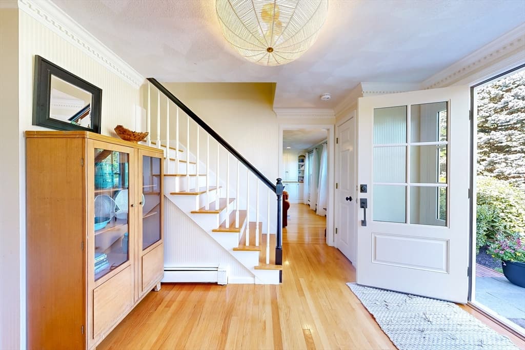 6 Pond View Ave photo 2