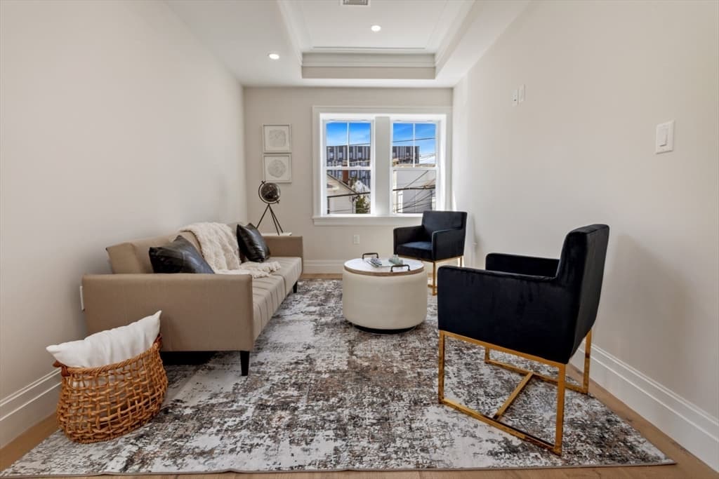 10 Linden St #10 photo 2