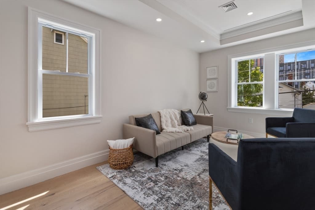 10 Linden St #10 photo 3