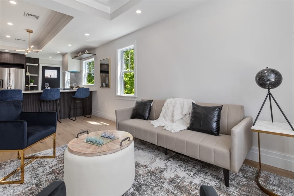 10 Linden St #10