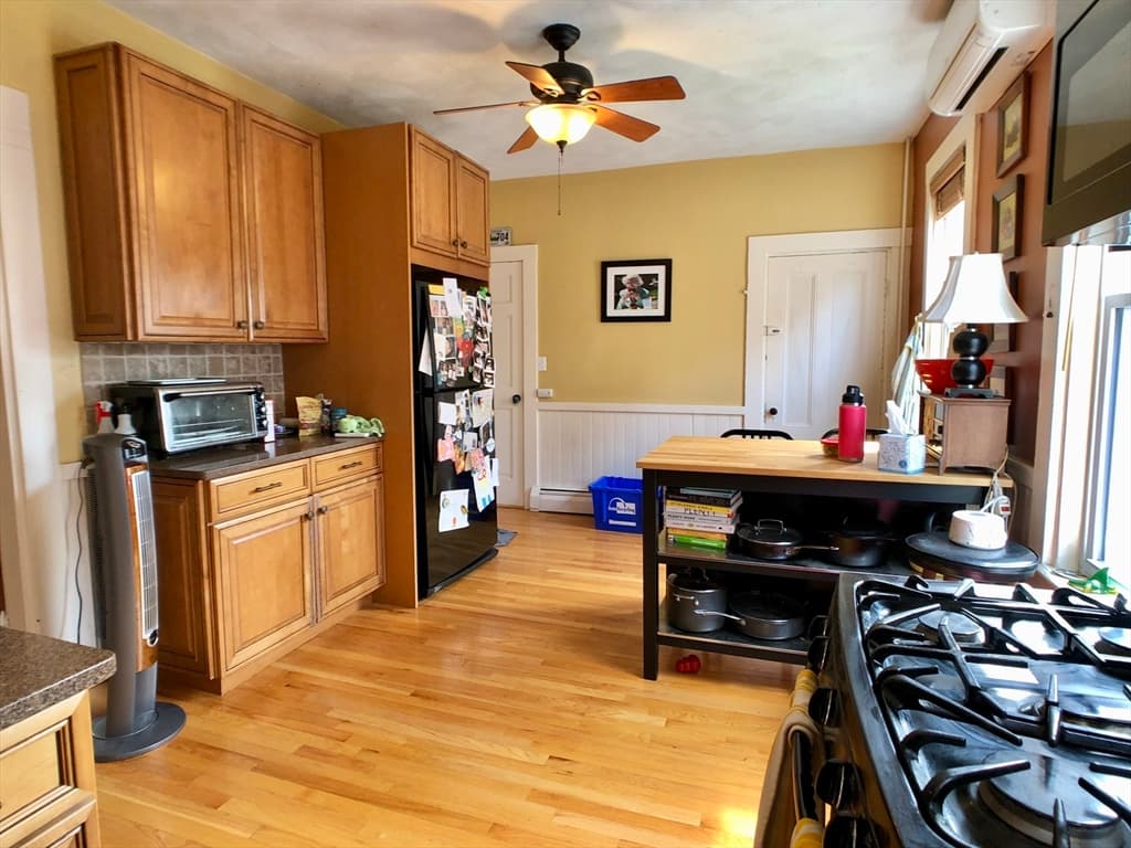 28 Goldsmith St #2