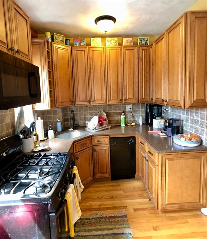 28 Goldsmith St #2 photo 4
