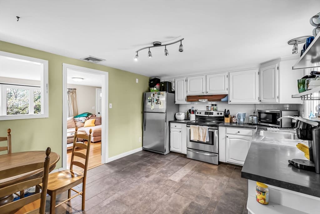 419 Chestnut photo 4