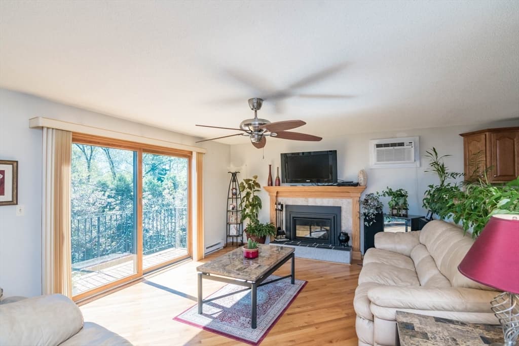 76 Hill Terrace photo 3