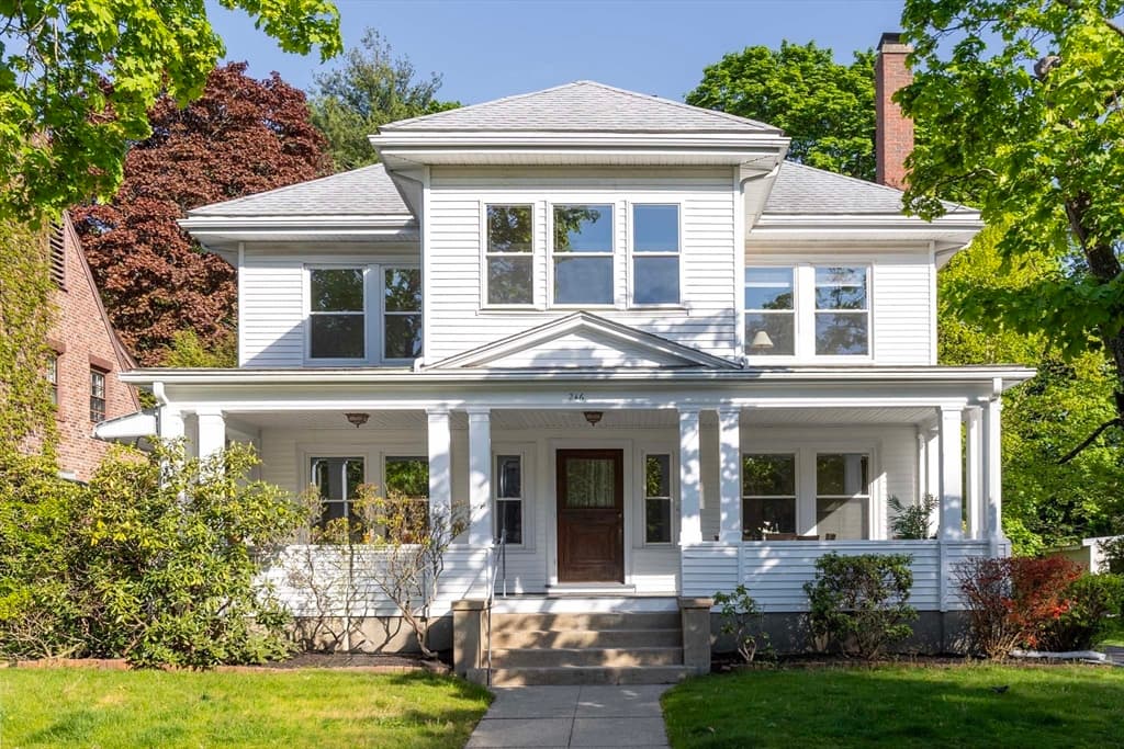 246 Lake Ave