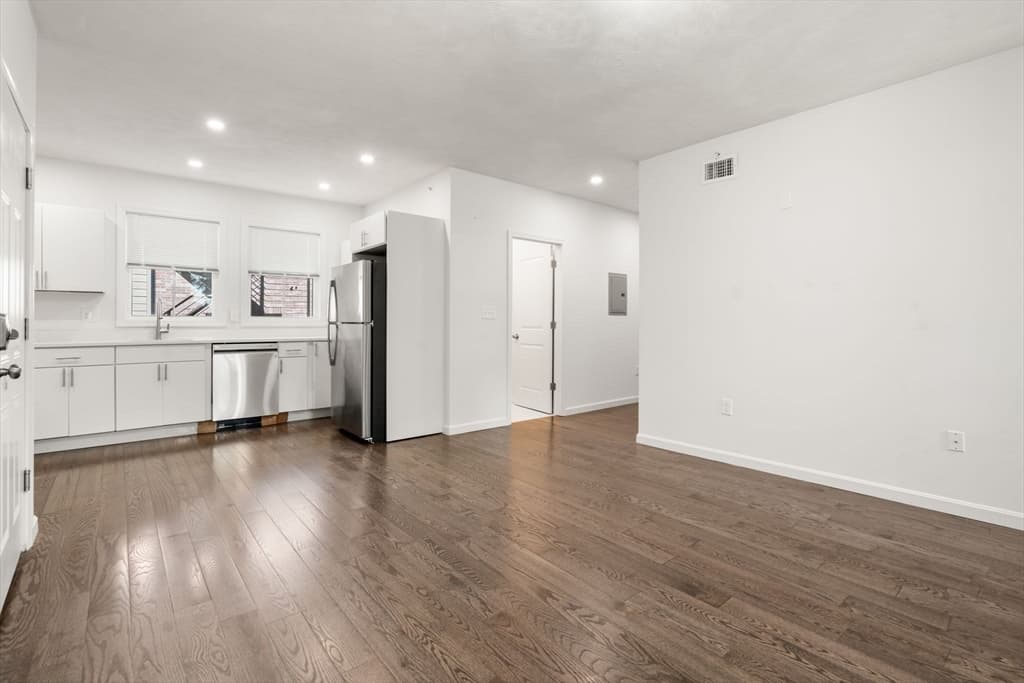 599 Broadway #2R photo 3