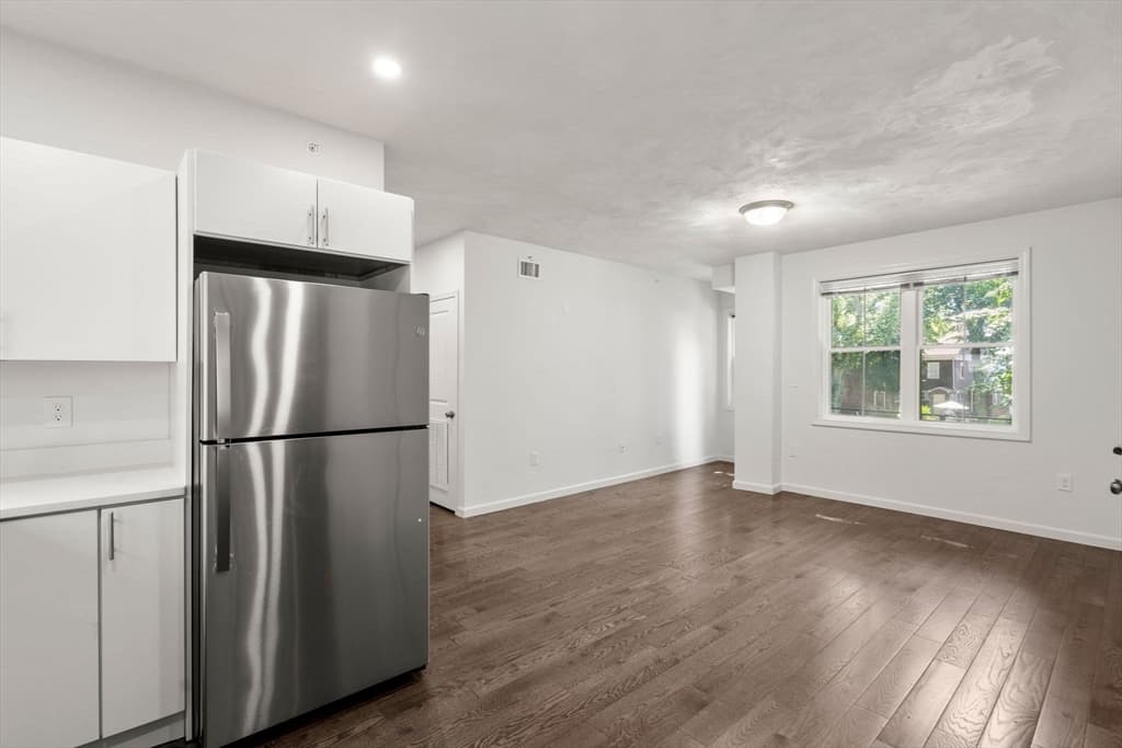 599 Broadway #2R photo 5