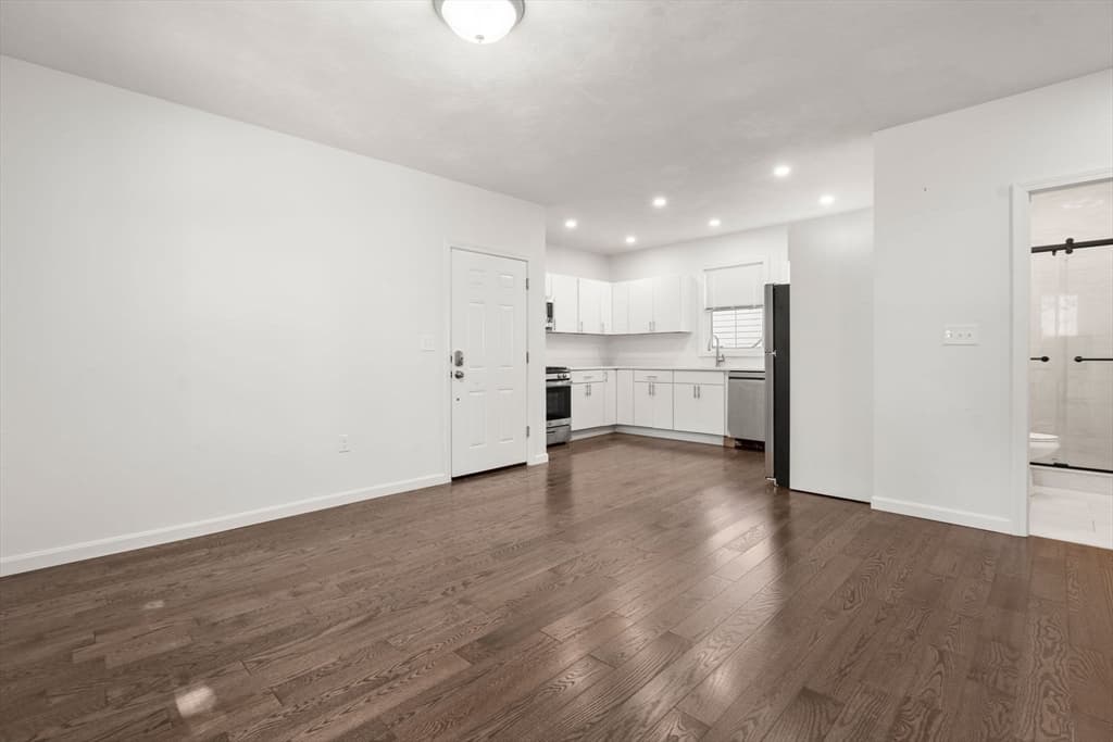 599 Broadway #2R photo 4