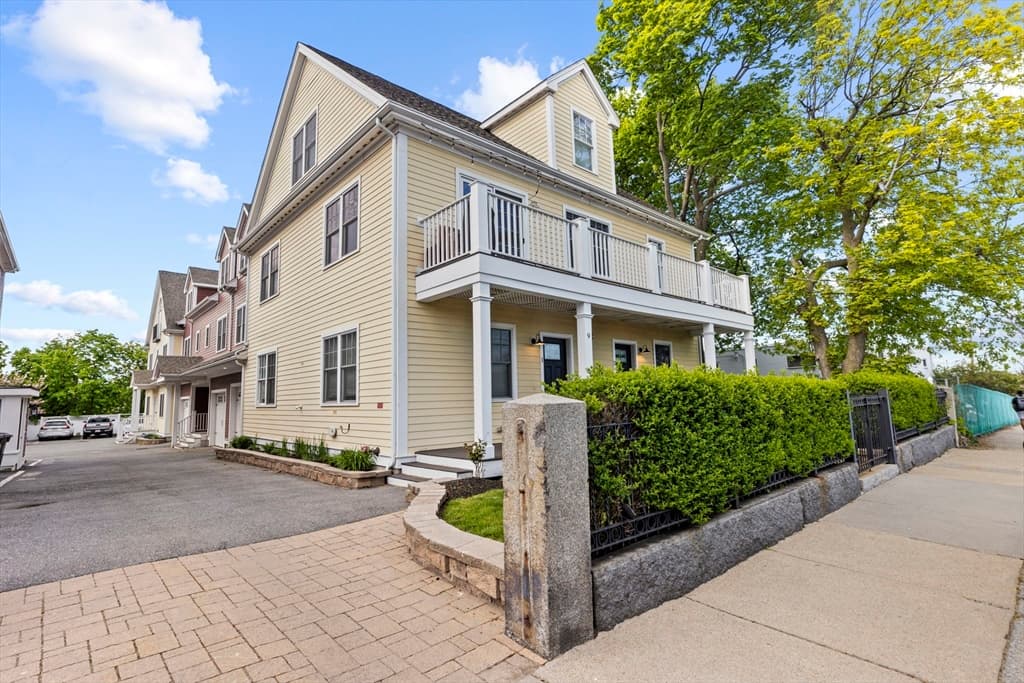 9 Park St #3