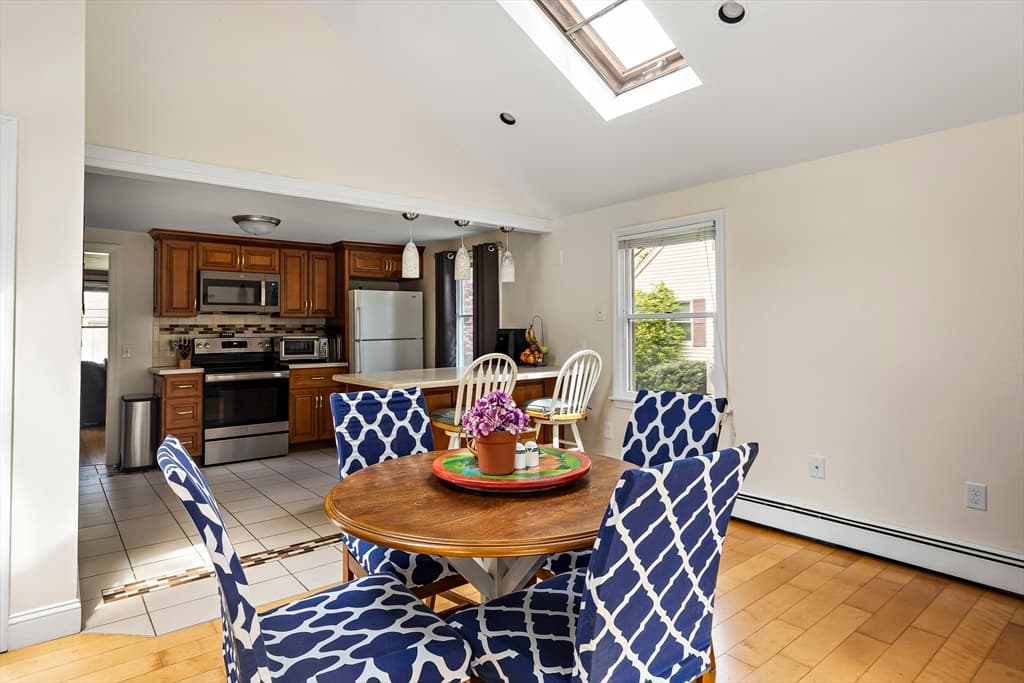 18 Lasalle Ave photo 2