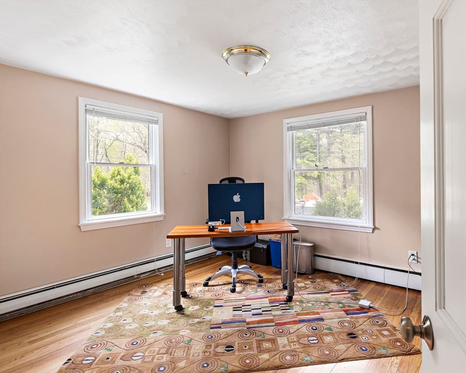 18 Lasalle Ave photo 4