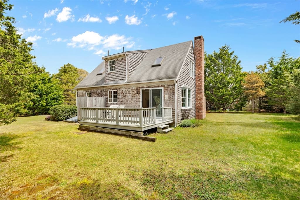 9 Raymond Way photo 2