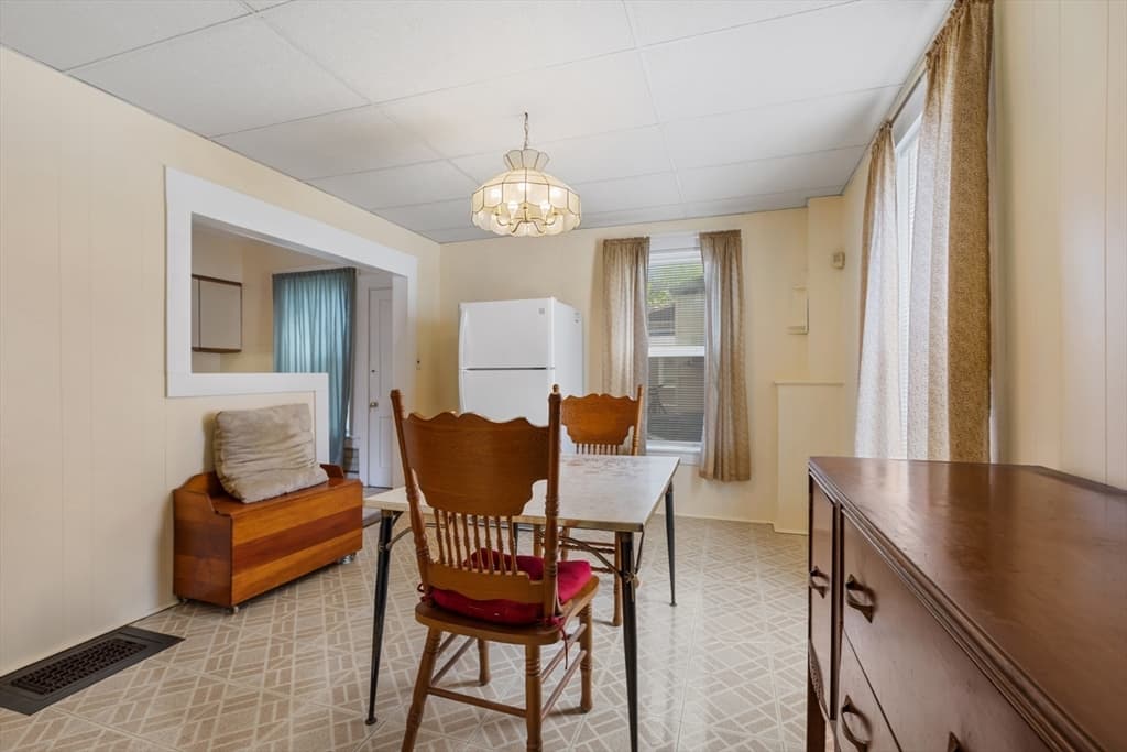 20 Trinity Ave photo 5
