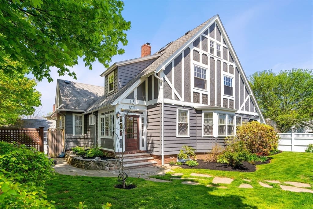 998 Humphrey Street photo 3