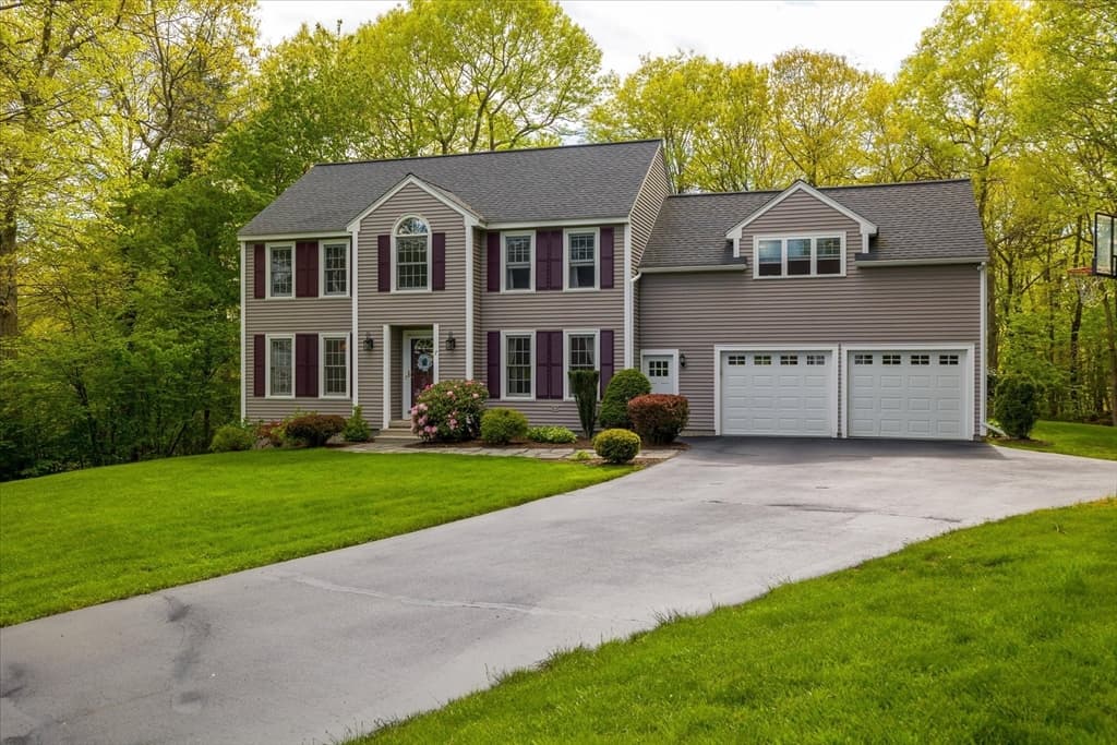 7 Sturbridge Circle photo 2