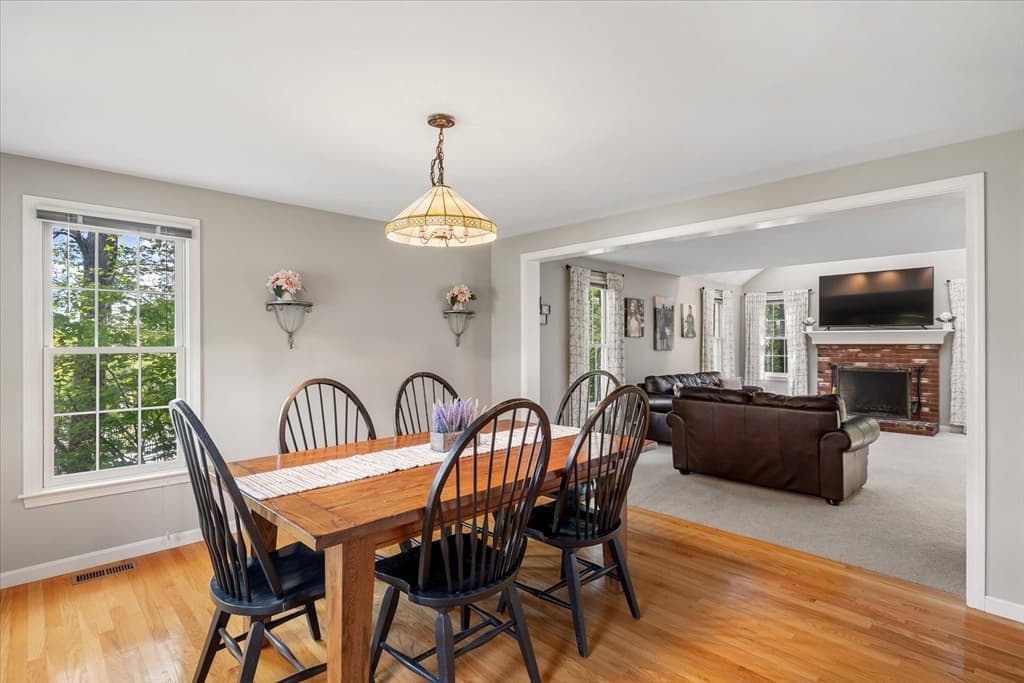 7 Sturbridge Circle photo 5
