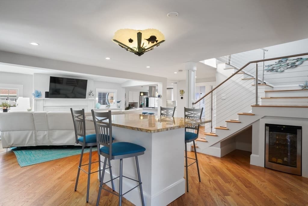 14 Lewis St photo 5