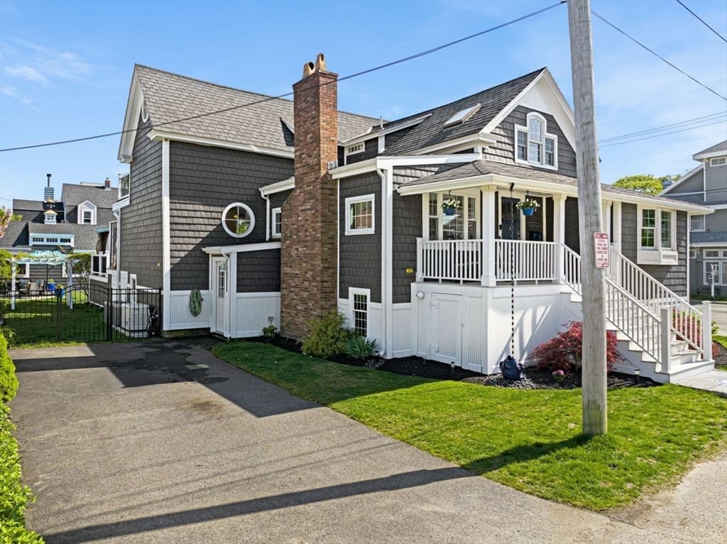 14 Lewis St photo 4