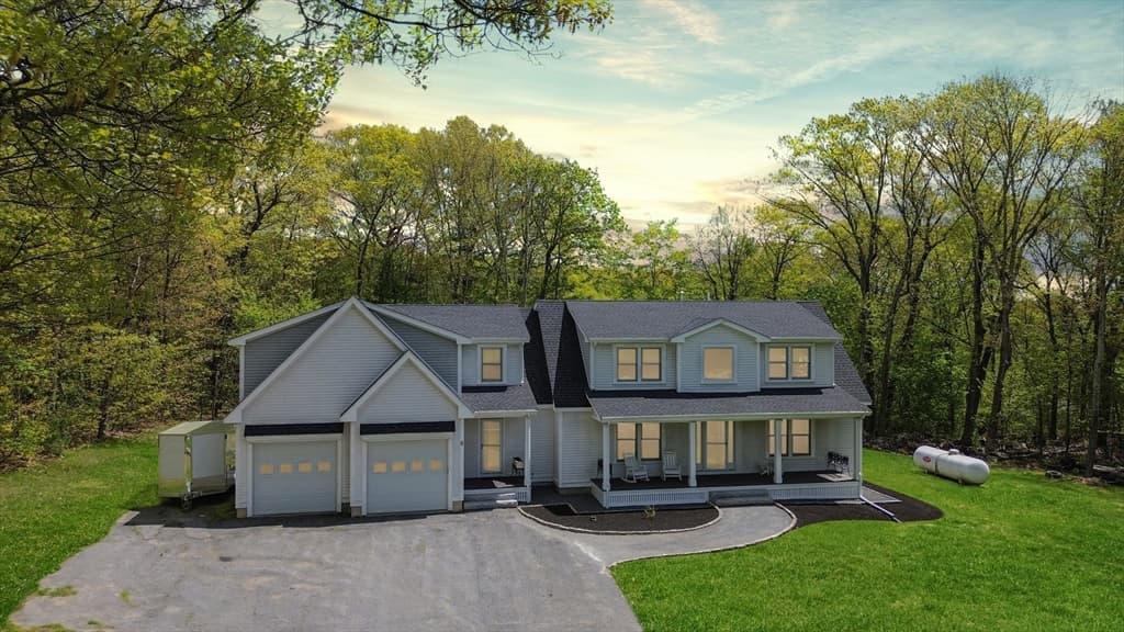 8 Clydesdale Ave