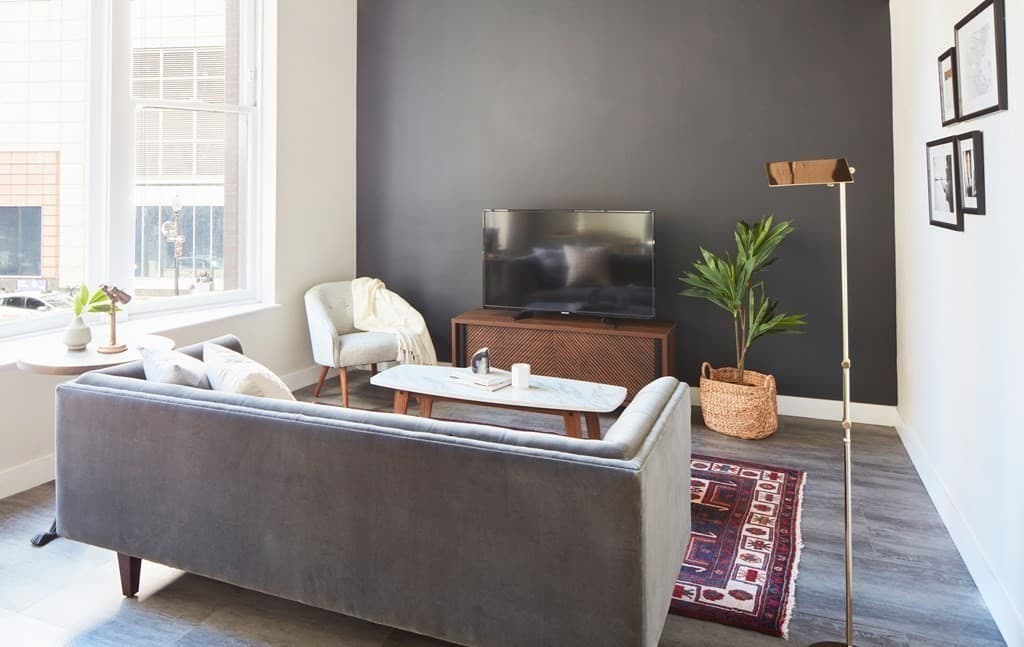 630 Washington #206