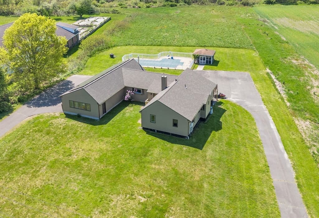 8 Cronin Hill Road