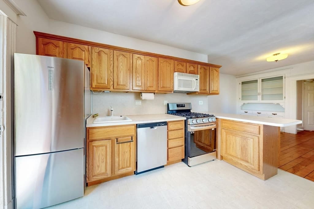 37 Park Vale Ave #3