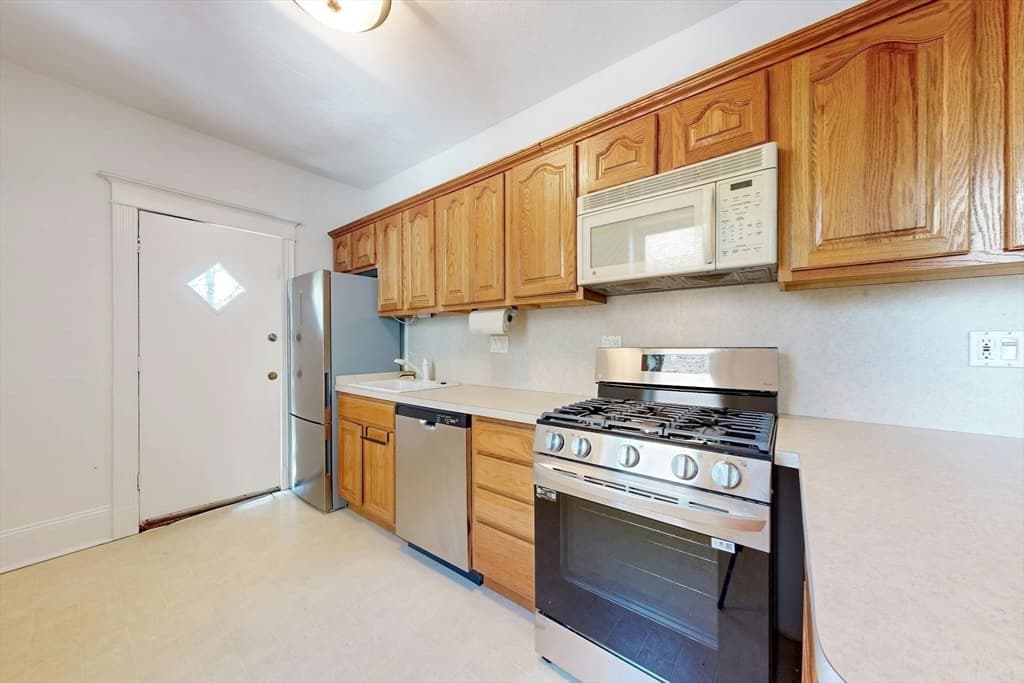 37 Park Vale Ave #3 photo 5