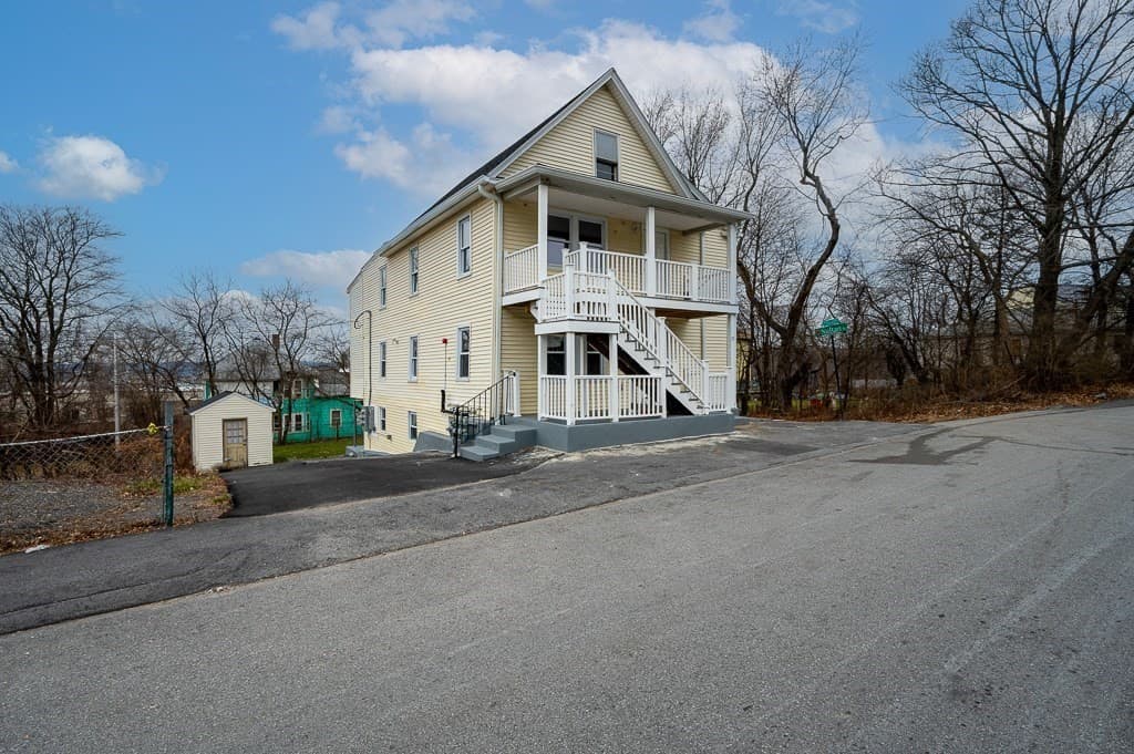 73 Orient St photo 2