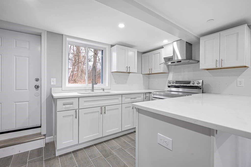 73 Orient St photo 3